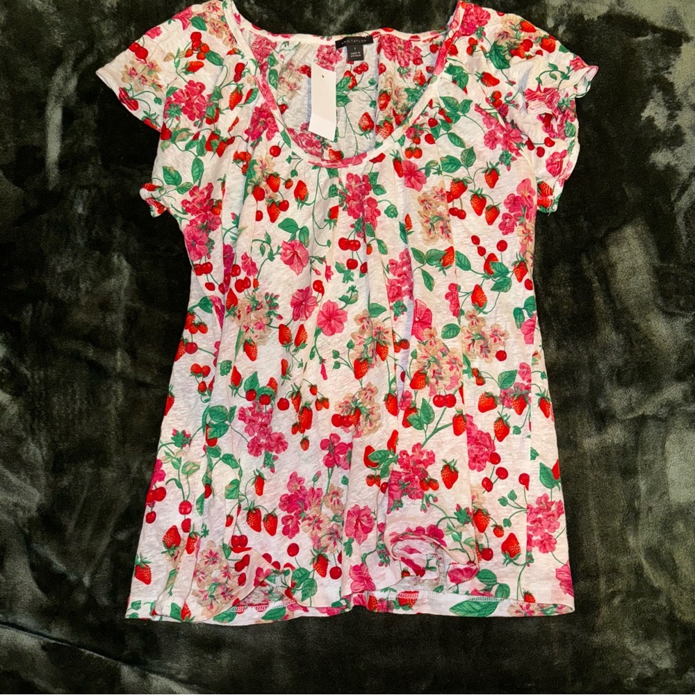 NEW Ann Taylor Strawberry print Ruffle Sleeve soft tee